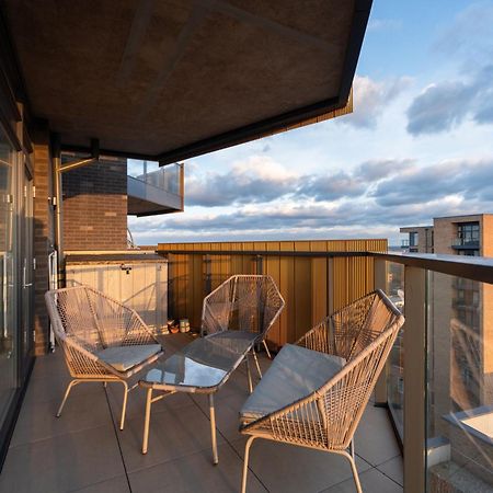 Sunset Retreat: Steps From Heathrow/Twickenham Apartment Hounslow Exterior photo