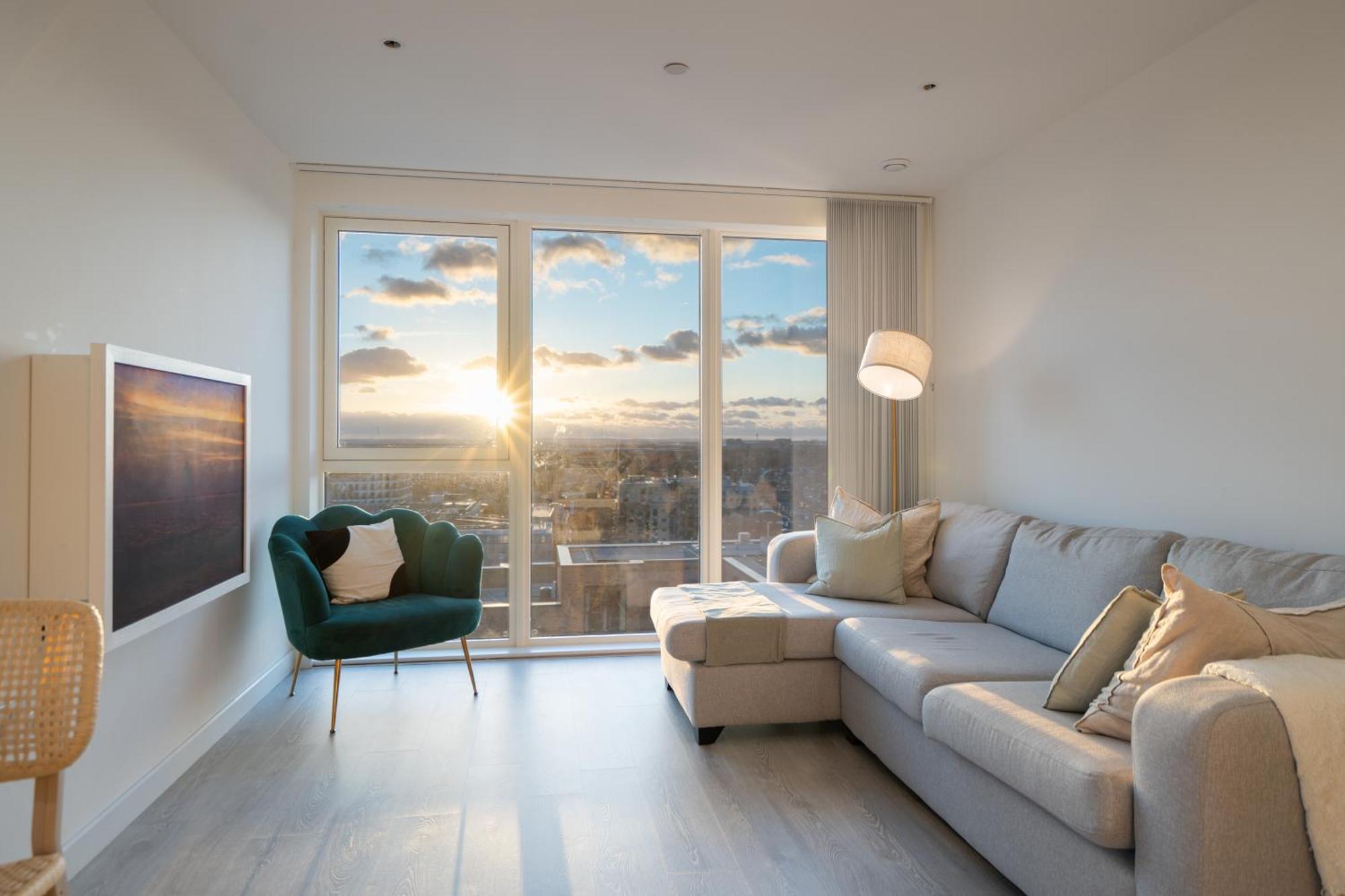 Sunset Retreat: Steps From Heathrow/Twickenham Apartment Hounslow Exterior photo