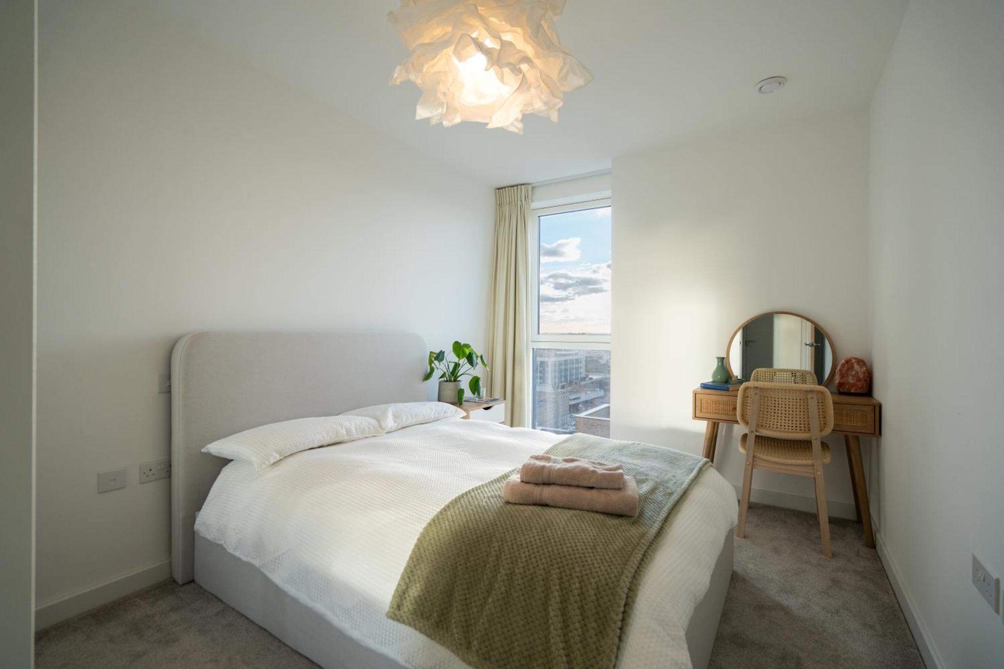 Sunset Retreat: Steps From Heathrow/Twickenham Apartment Hounslow Exterior photo