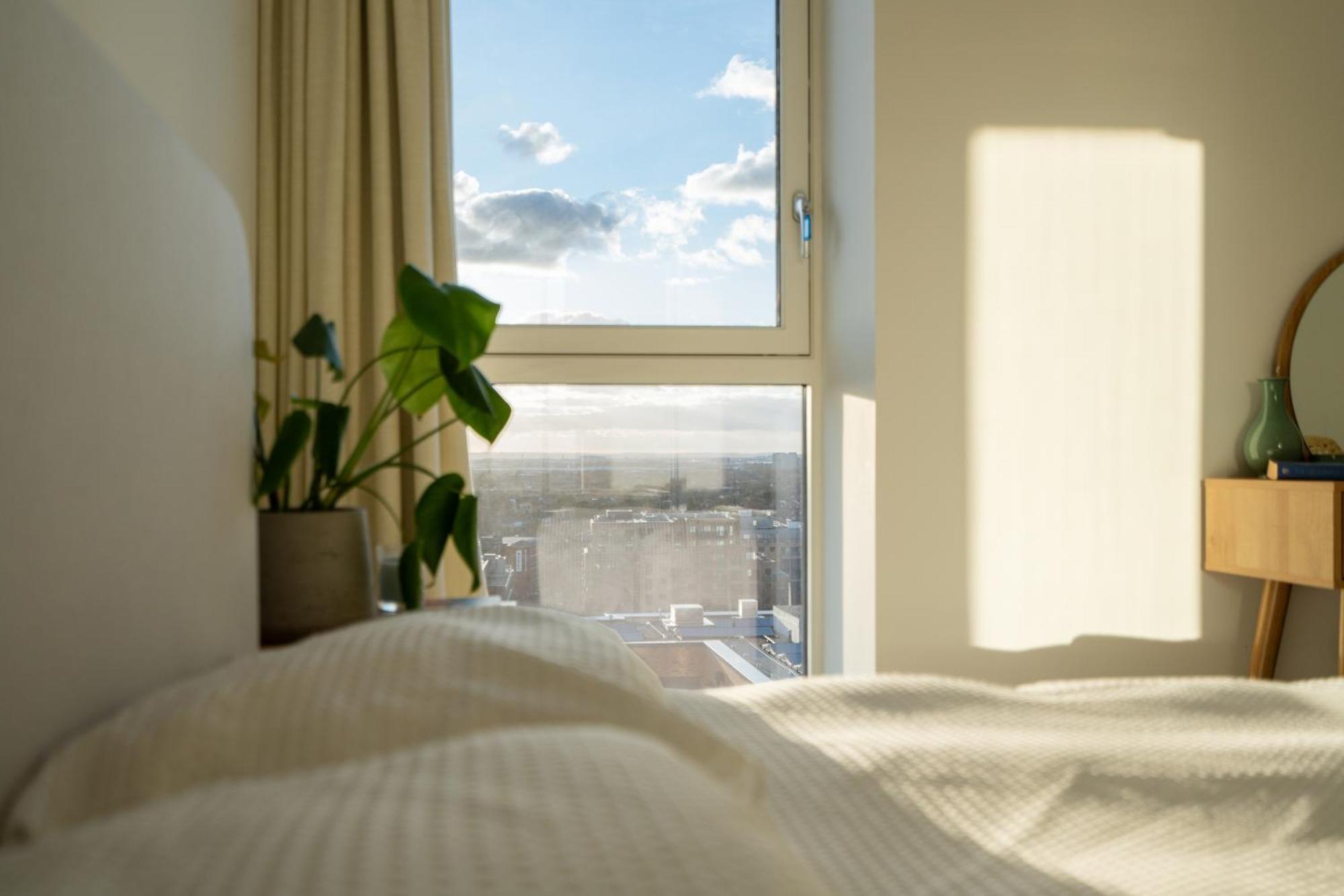 Sunset Retreat: Steps From Heathrow/Twickenham Apartment Hounslow Exterior photo